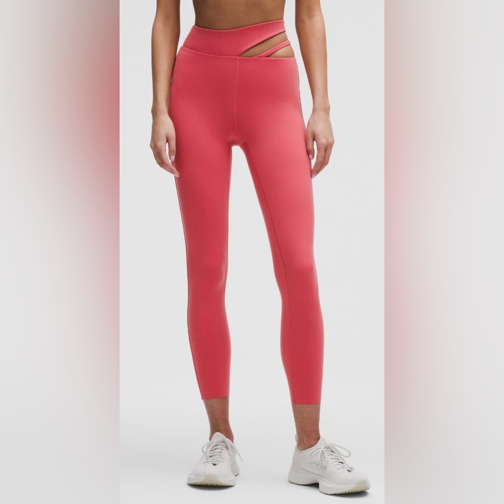NWT Lululemon Sizeâ 14 Cut-Out Waist HR Train Tight 25â Pants